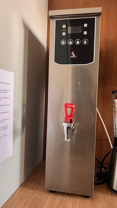 Чайник термопот.