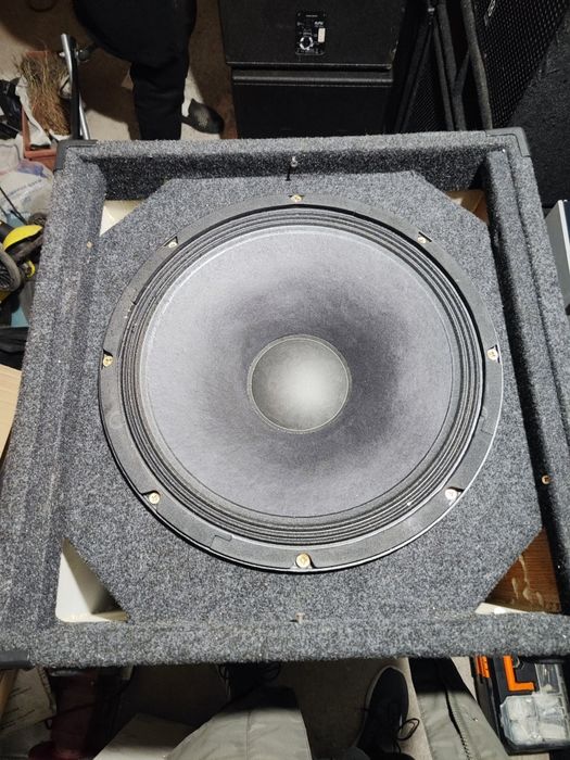 Тонколони 15 инча басови / бас боксове bass boxes 500 watts