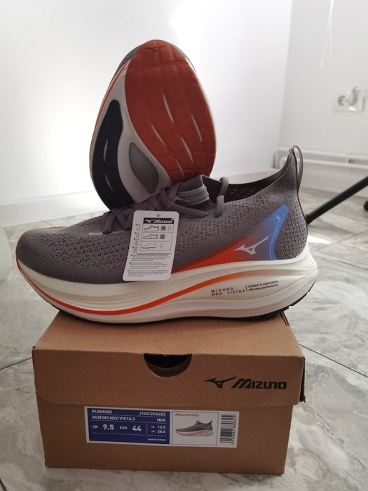 Adidași mizuno noi la cutie