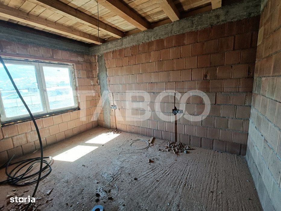 Casa 4 camere spatioase cu incalzire in pardosea - zona linistita