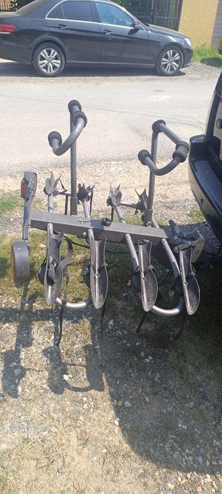 Suport pentru 4 biciclete