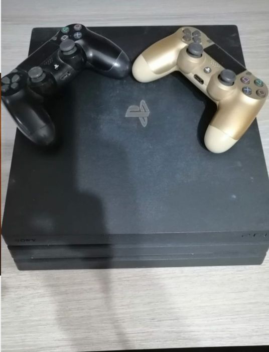 Consola Sony PlayStation 4 PS4 Pro 1TB + 2 Controllere + FIFA 19
