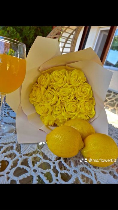 Букет от сатенени рози