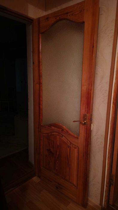 Двери из натурального дерева