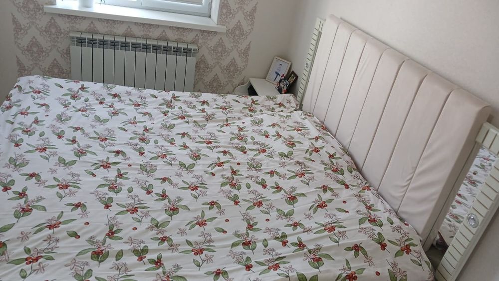 Спальный гарнитур б/у