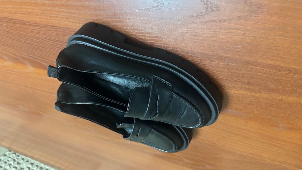 женская обувь одели 2 раза