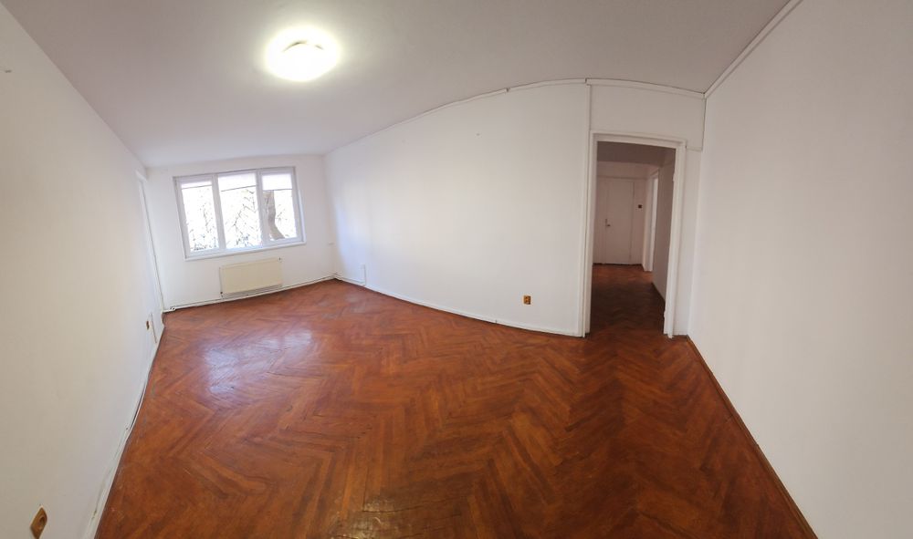 Spațiu pentru birouri apartament 3 camere intrare din stradă