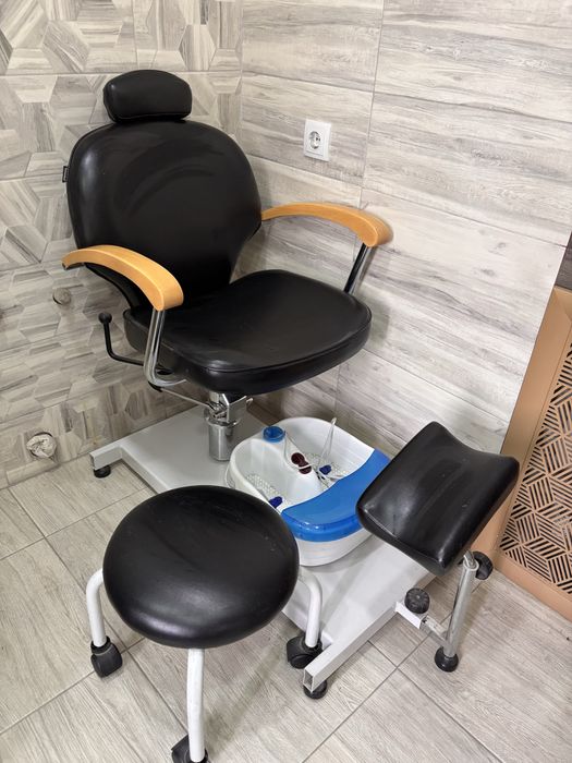 Кресло педикюрное в отличном состоянии