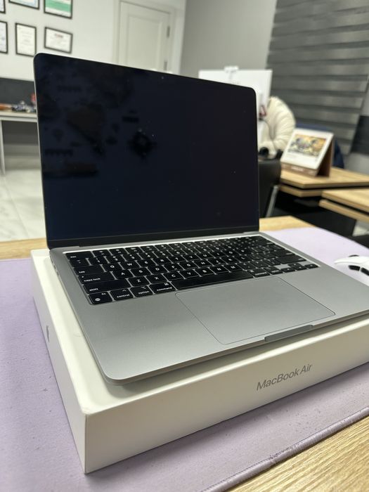 Macbook M2, 8/256