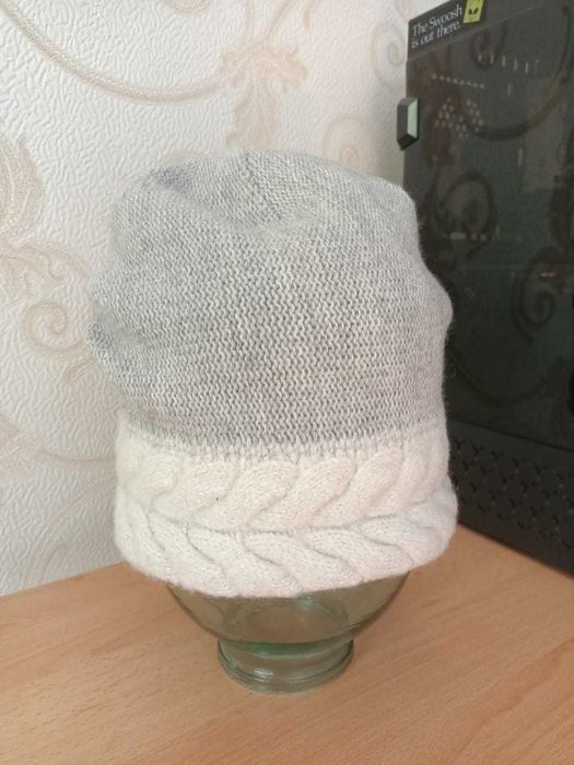 Береты ,шапки  женские  бу