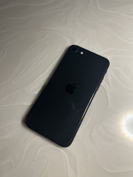 Продам айфон se 64gb