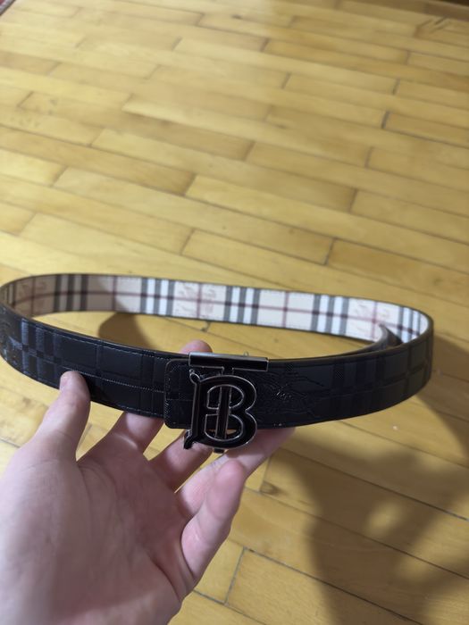 Curea Burberry Reversible