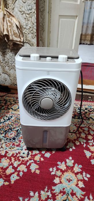 Mini kandisioner sotiladi