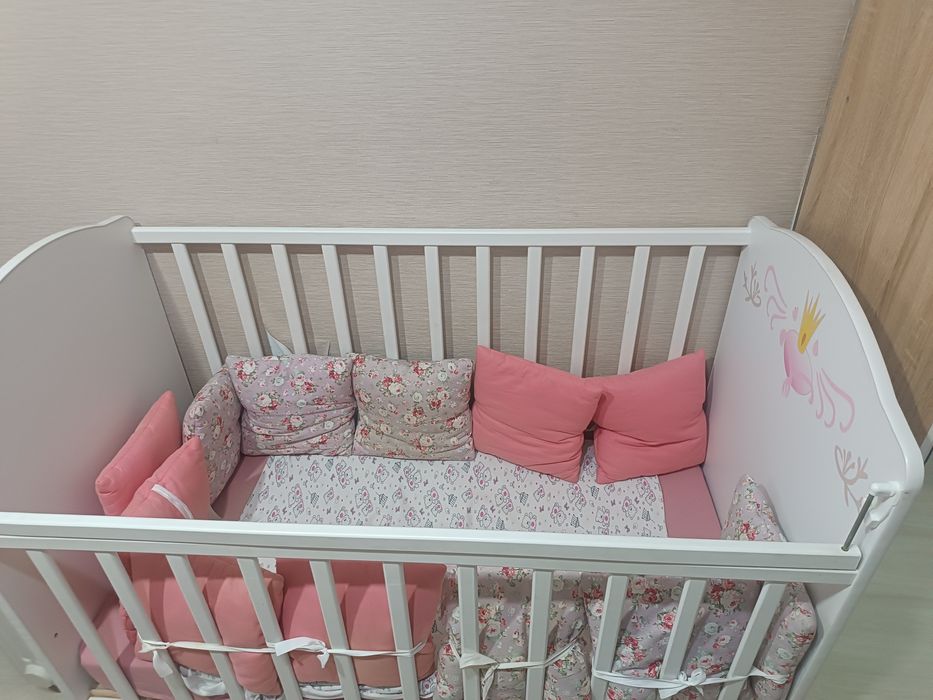 Детская кроватка