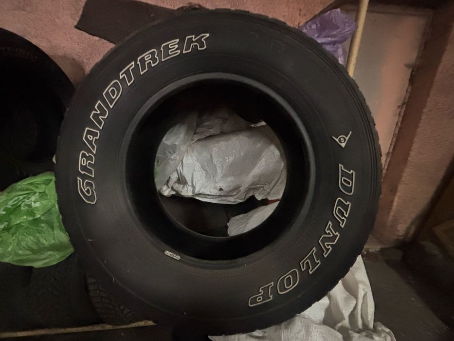 Шины , балоны DANLOP АТ22 на 17 л