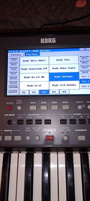 Продавам Korg pa 600