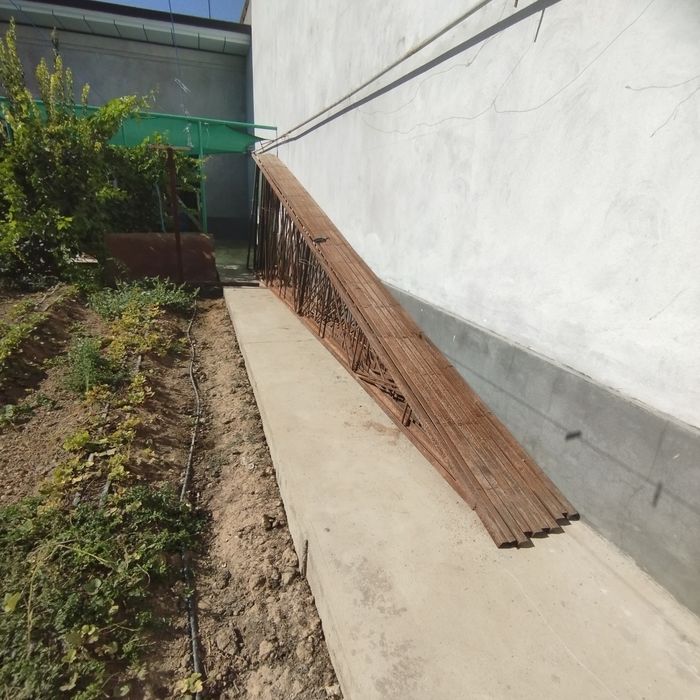 Ugol armaturadan yasalgan uzunligi 7.40 boʻyi 1.75  10 dona. Toshkent