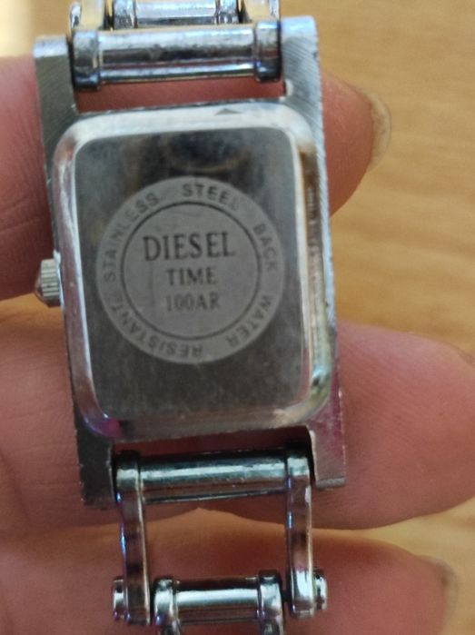 Часовник Diesel отлично състояние работещ с батерия