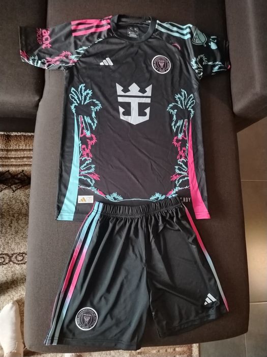 Спортен екип Адидас размер 176см