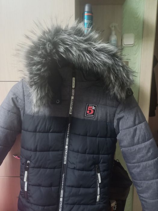 За шоколадку. Детскую куртку