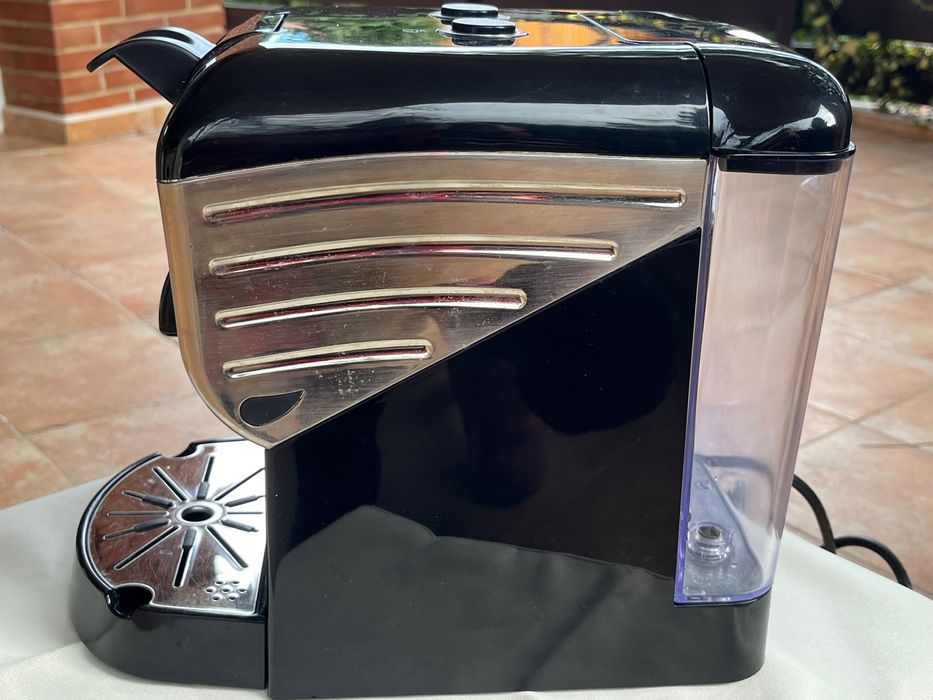 Капсулна  кафе машина Sguesito Италия