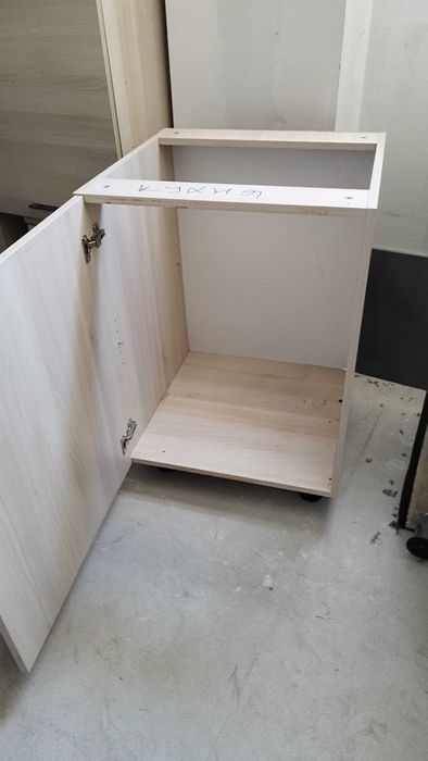 Кухненски шкафове - горен и долен ред без плот 7бр