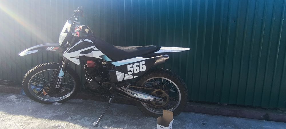 Мотоцикл 300 кубов