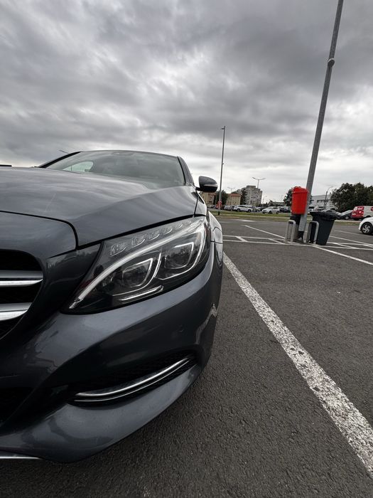 Mercedes-Benz C220