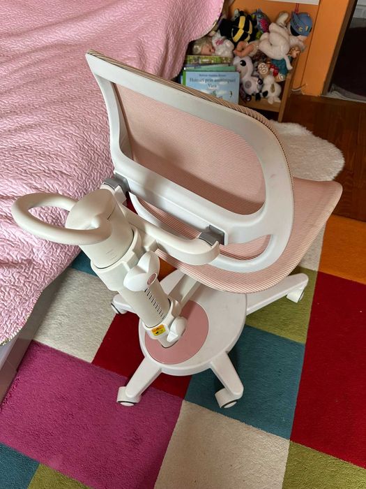 Scaun birou copii Cico Roz in stare foarte buna