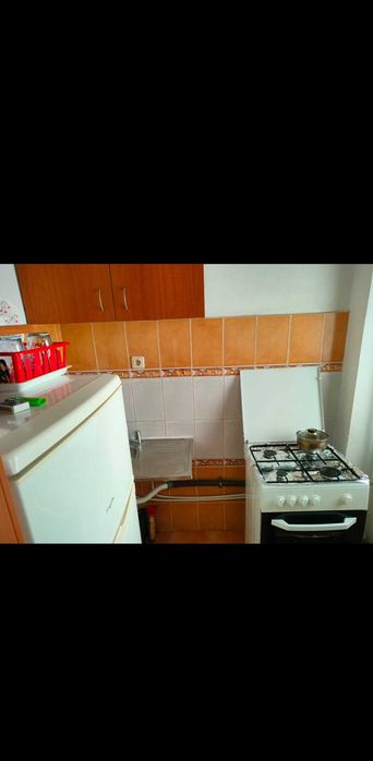 Închiriez garsoniera