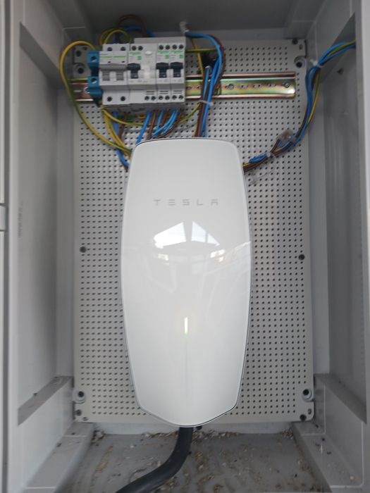 Montaj stații incarcare auto,stabilizatoare tensiune ,prize pamant