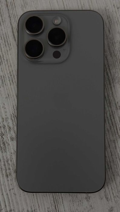 iPhone 15 Pro 256GB Natural Titanium – cutie, stare foarte bună