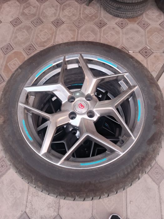 R17 diska 4/100 holati ideal