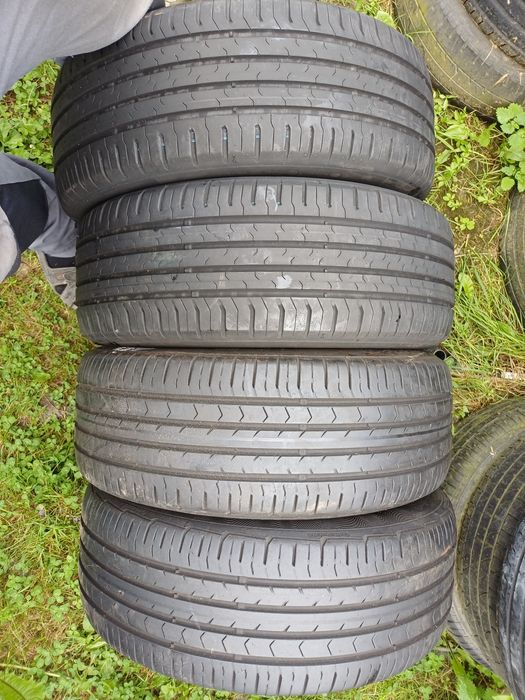 Vând 4 anvelope de vara 205 55 r16 CONTINENTAL  foarte bune