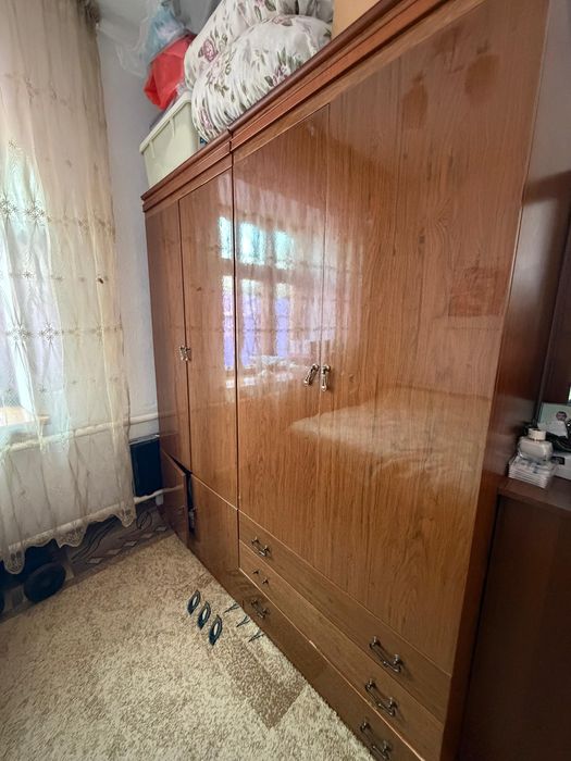 Два шкафа для одежды