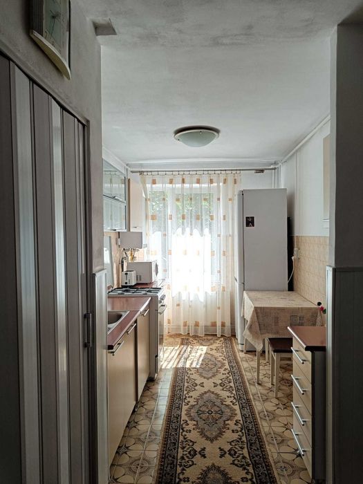 Inchiriez apartament 3 camere,Tudor,zona Dacia