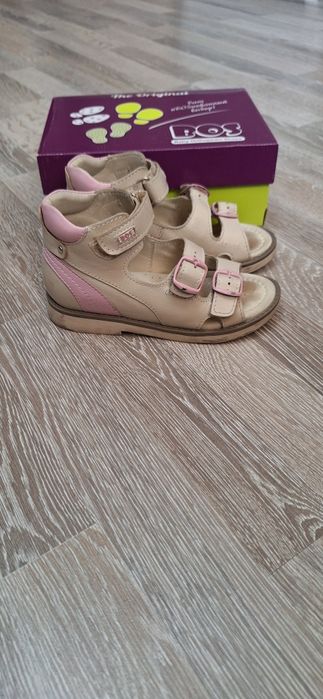 Продам ортопедические сандалии