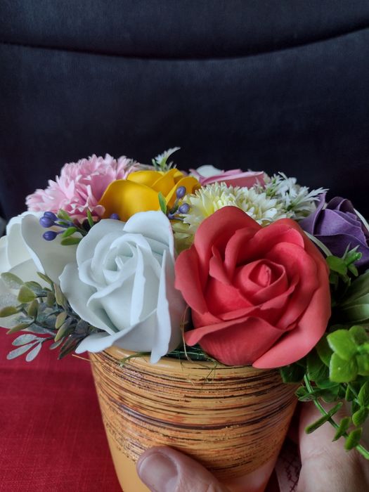 Aranjament flori artificiale (spumă)