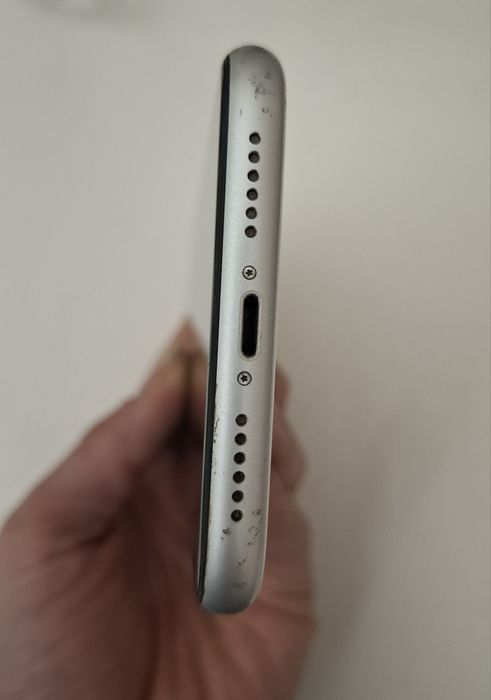 Продам Iphone XR