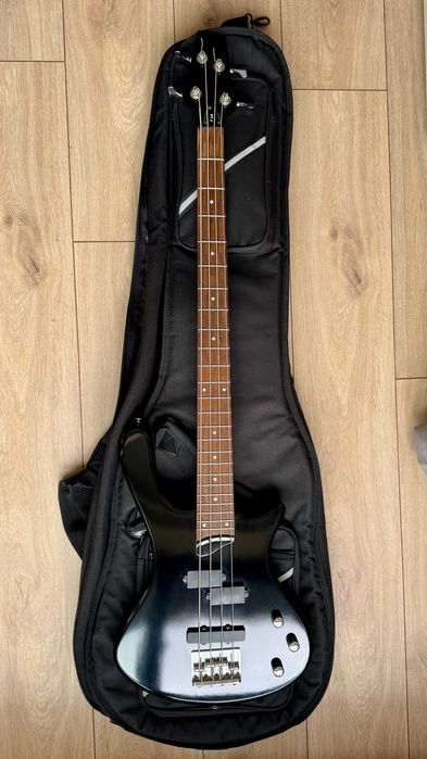 Бас китара Washburn T14 + калъф + комплект струни