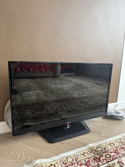Телевизор LG  32 диагональ