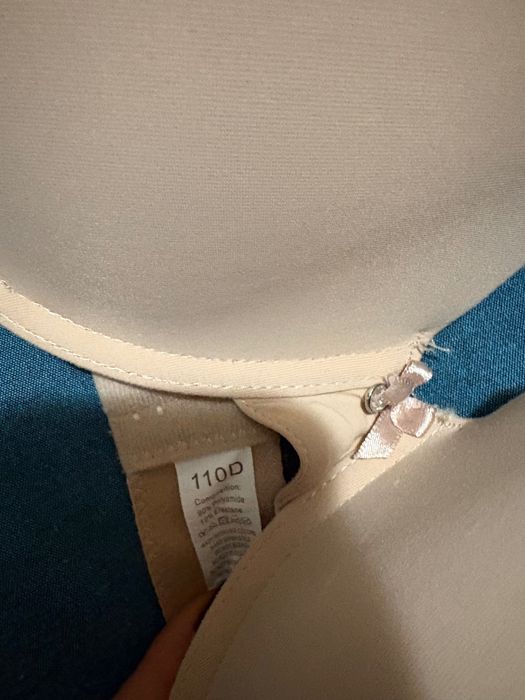 Сет от 2 сутиена,черен и бежов,размер 110 D