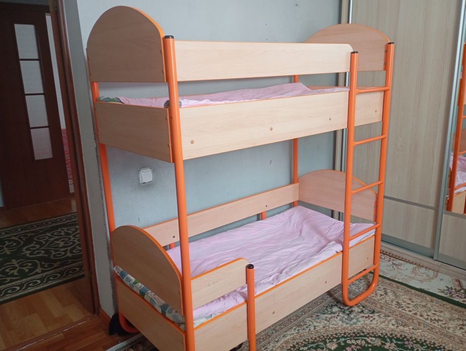 Детская двухъярусная кровать
