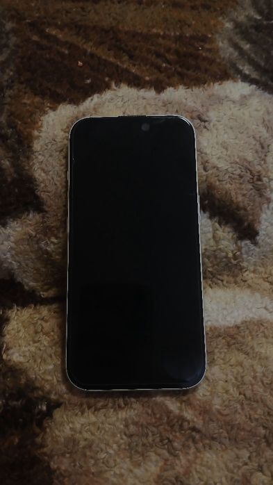 Продам  iPhone 16