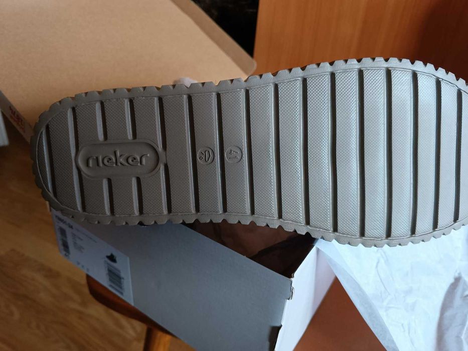 Дамски кожени ботуши