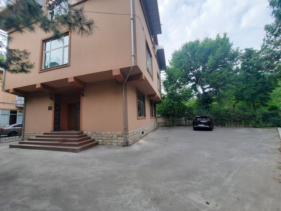 Аренда офиса 116м2 в Центре / Ц-1, Корзинка, кафе Bibigon