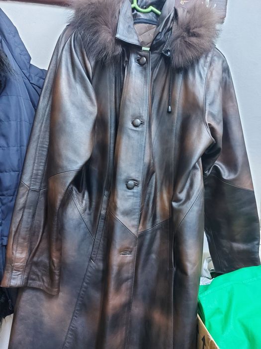 Haina de piele naturala