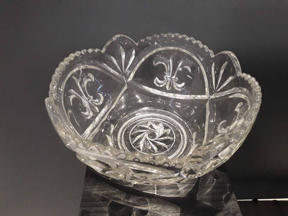 Кристална купа продавам от  28 лева, нова, неизползвана.