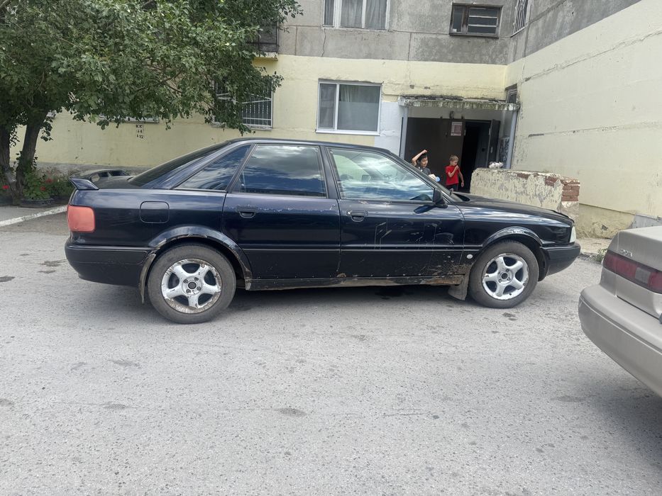 Продам маштну Audi 80 B4
