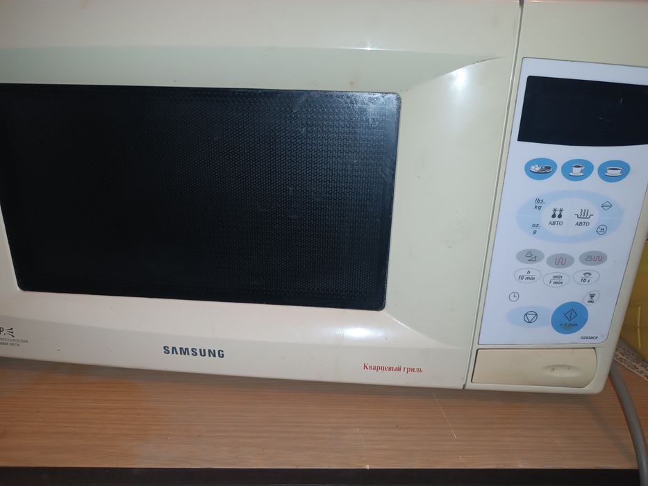 Микроволновка SAMSUNG.